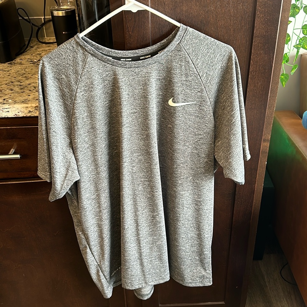Men’s Nike dri-fit short sleeve